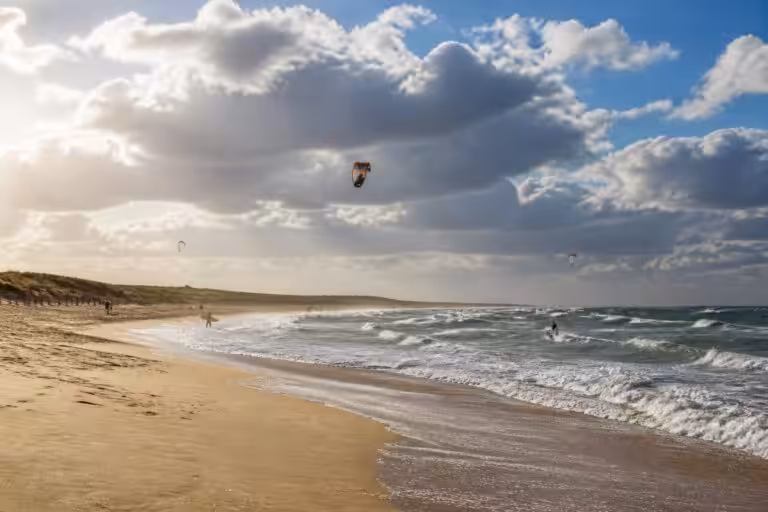 consultez windguru biscarrosse pour des prévisions météo précises et à jour, idéales pour profiter pleinement de la plage et des activités nautiques.